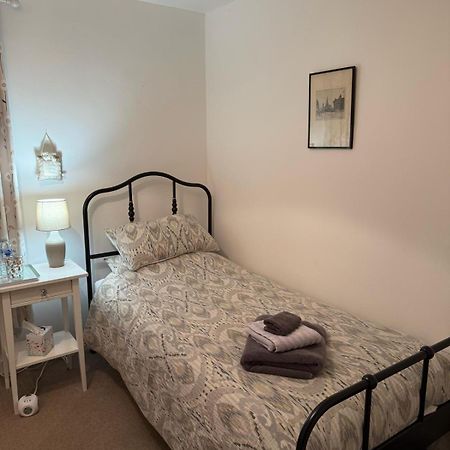 Single Room With Beautiful Garden EDI Eksteriør bilde